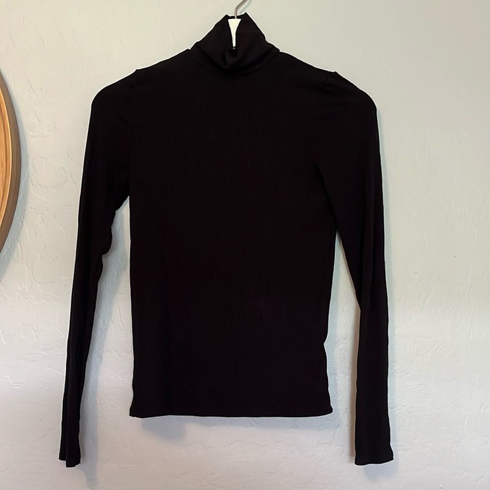 Ribbed turtle neck